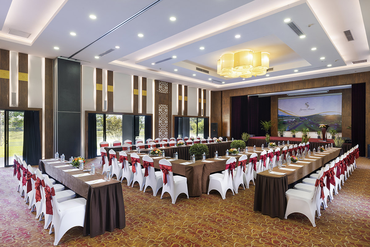 MEETING IN STYLE WITH 𝗛𝗮𝗹𝗳𝗗𝗮𝘆 & 𝗧𝗲𝗮 𝗕𝗿𝗲𝗮𝗸 PACKAGE