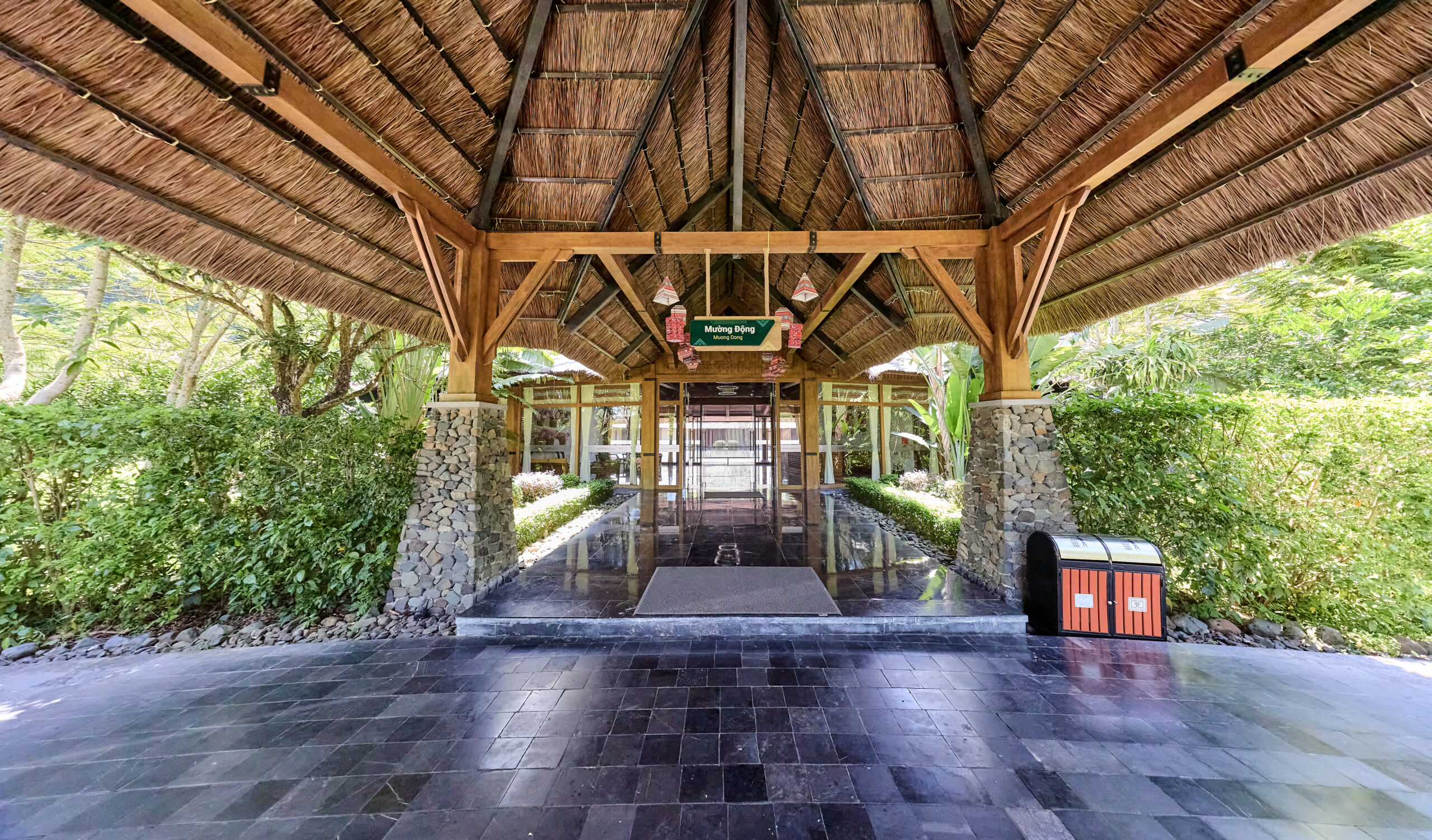 cong-vao-zen-house